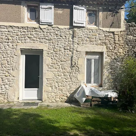 Couette-café Chez Amélie Saint-Germain-dʼEsteuil