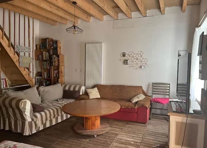 فندق مبيت وإفطار Chez Amelie Saint-Germain-dʼEsteuil