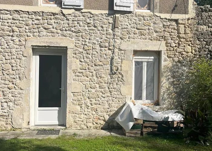 فندق مبيت وإفطار Chez Amelie Saint-Germain-dʼEsteuil